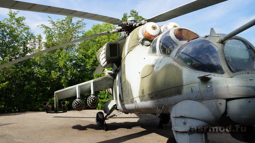 Экспозиции Парка Победы: Транспортно-боевой вертолёт Ми-24В