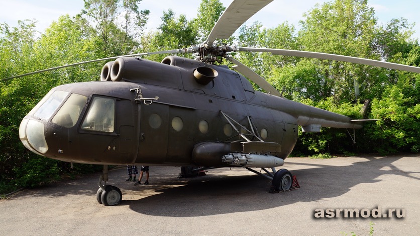 Экспозиции Парка Победы: Военно-транспортный вертолёт Ми-8Т