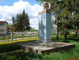 Малая Сердоба. Памятник Рыбакову А.К.