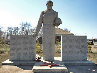 Елшанка. Памятник погибшим на войне односельчанам