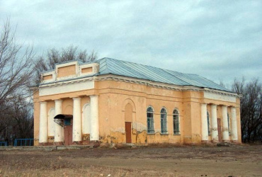 Бывшая церковь в Широком Карамыше